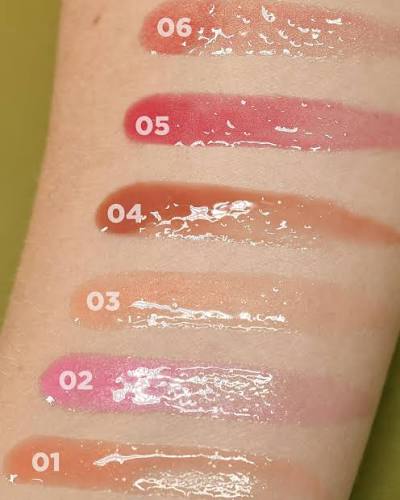 Lip gloss con color dolce bella